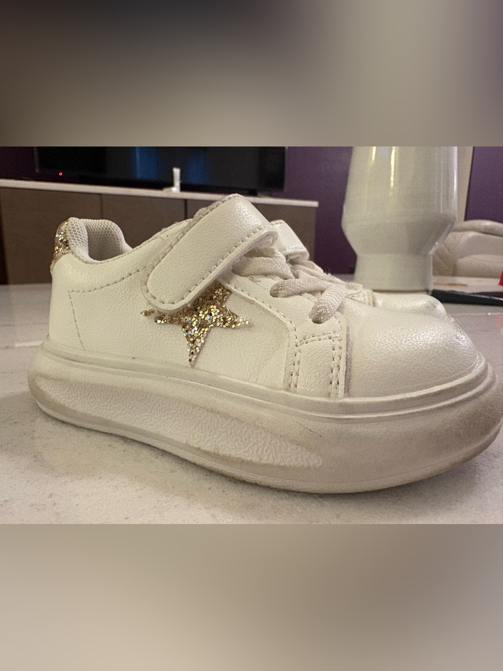 SHEIN White Kids Sneakers with Gold Glitter Star Accent